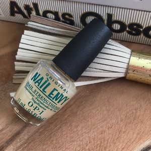 OPI Basecoat: Nail Envy